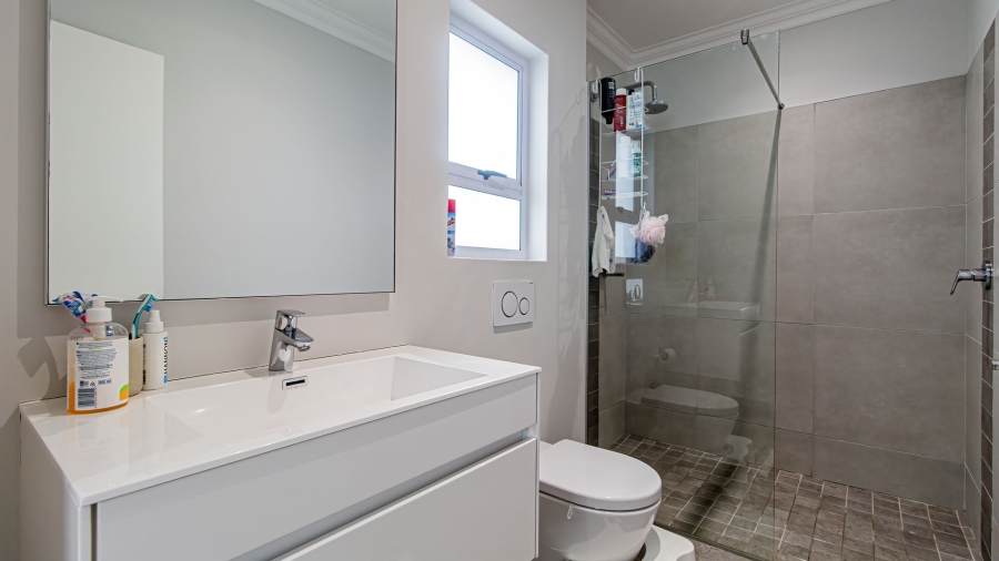 To Let 4 Bedroom Property for Rent in Sitari Country Estate Western Cape